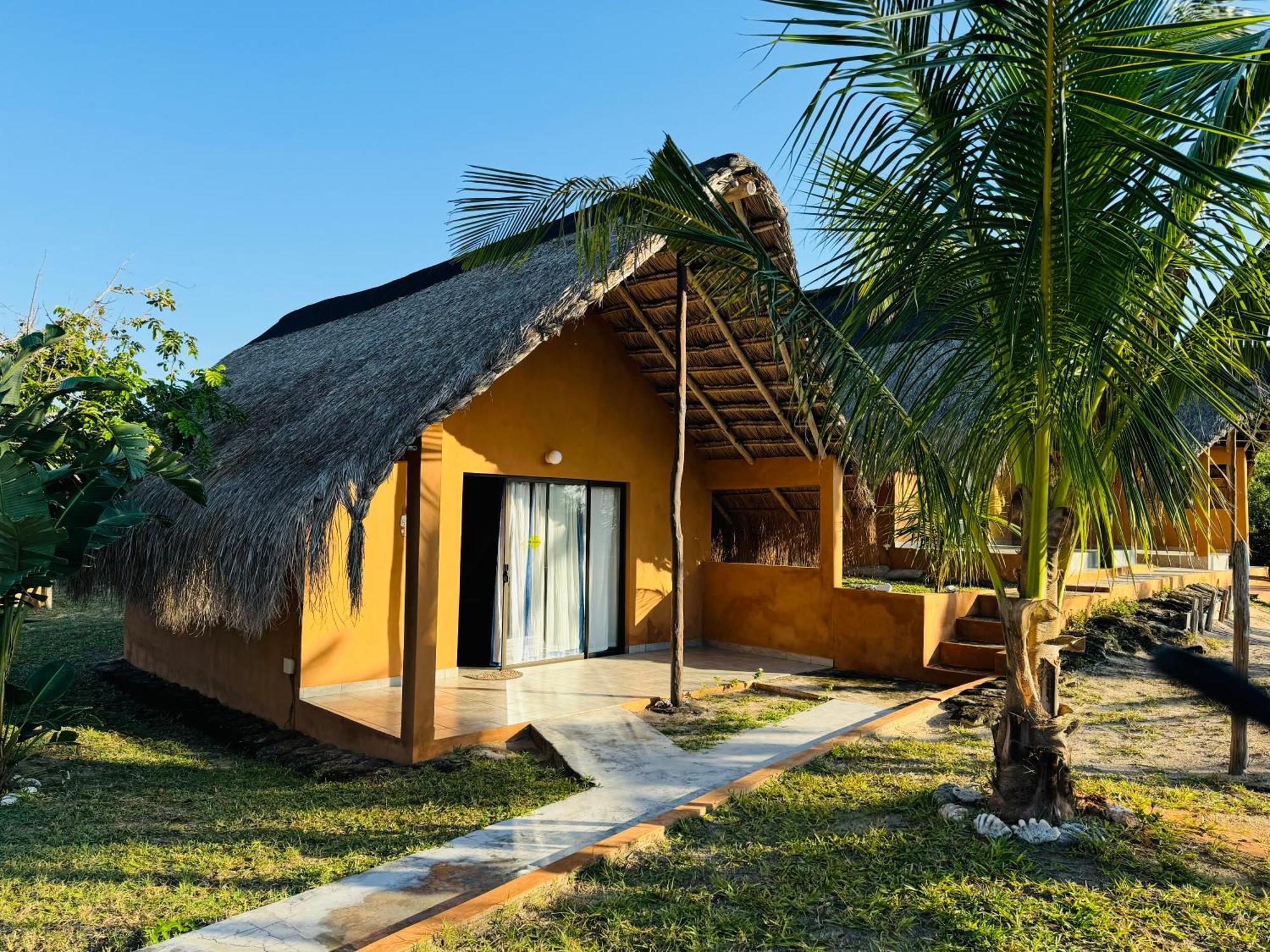 Pelo Mar Eco Lodge Mabsil Exterior photo